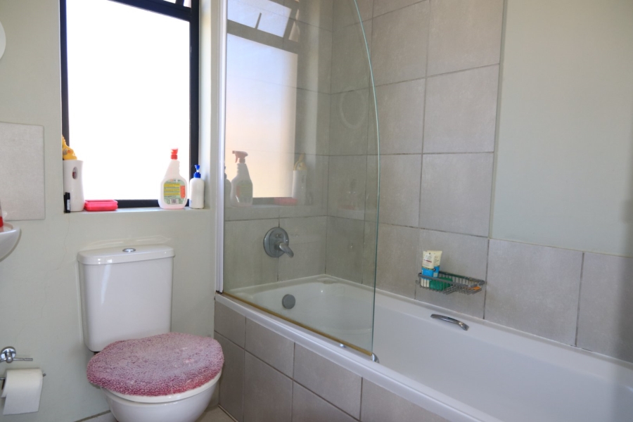 To Let  Bedroom Property for Rent in Kidds Beach Eastern Cape